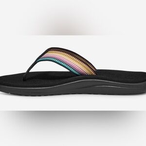 Teva Voya Colorful Striped Women's Flip Flops, size 6, EUC, casual, comfortable